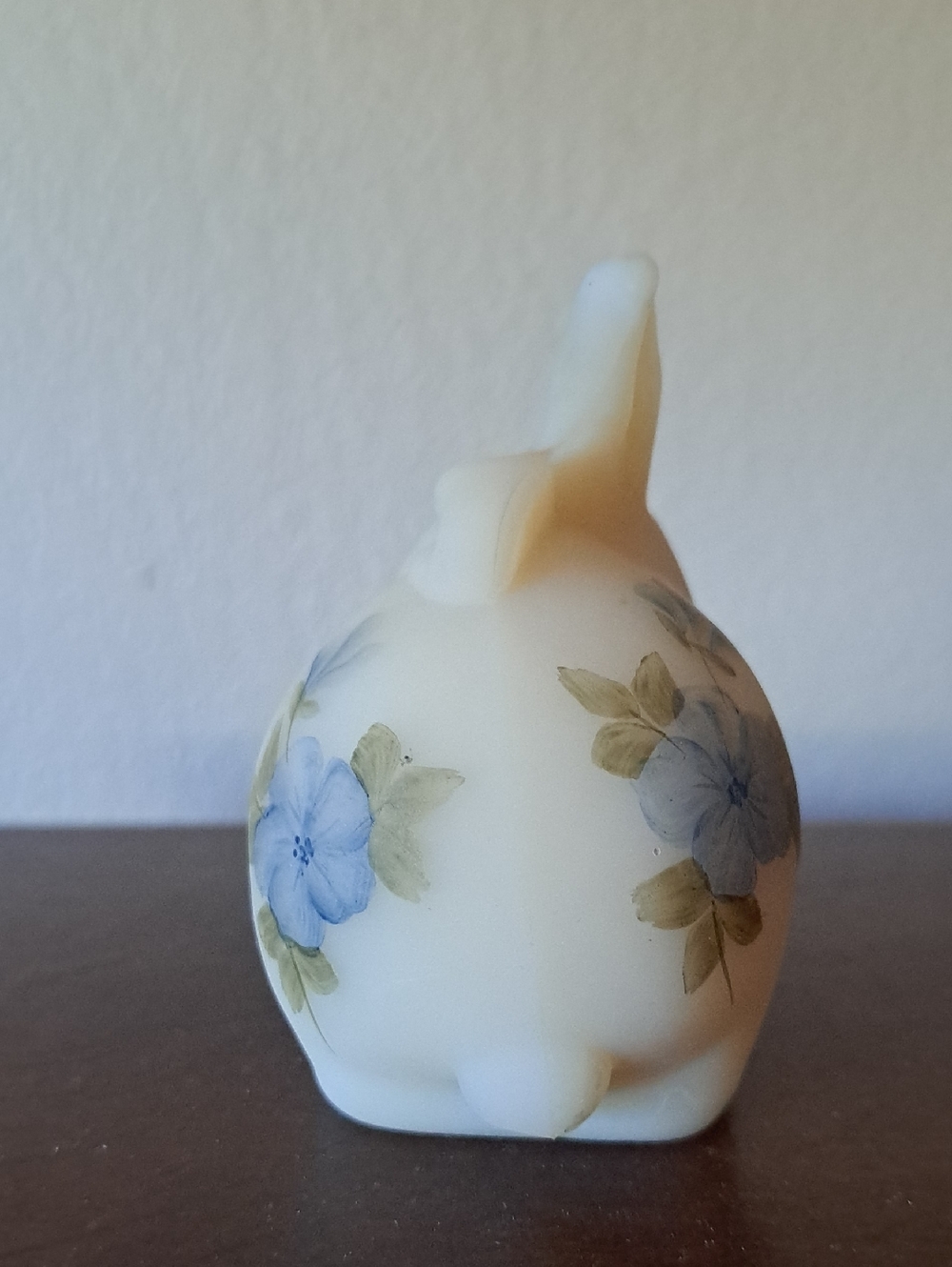 Vtg Fenton Custard Glass Bunny Hand Painted Rabbit L. Clevenger - Picture 8 of 9